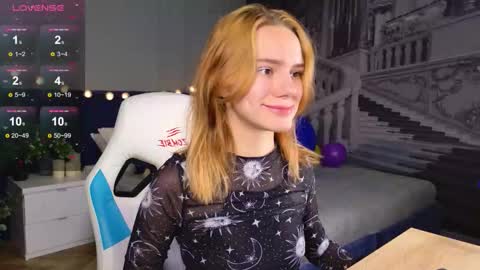 Snapshot of _ramona__ chatting on 09.23.25 im Amy online show from 09.23.25