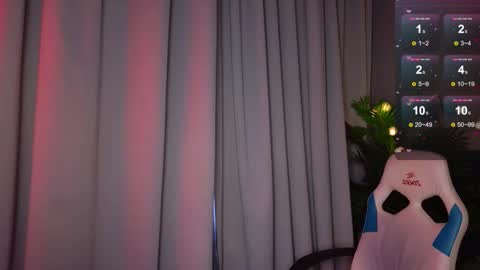 Snapshot of _ramona__ chatting on 09.30.25 im Amy online show from 09.30.25