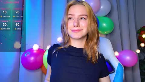 Snapshot of _ramona__ chatting on 10.11.25 im Amy online show from 10.11.25