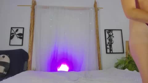 Snapshot of _redmoon chatting on 10.10.25 Moon online show from 10.10.25