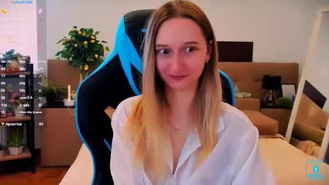 I am Rina online show from 10.28.25