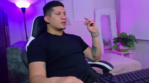 Snapshot of _robertobaggio chatting on 06.19.26 Roberto online show from 06.19.26