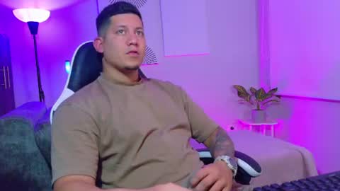 Snapshot of _robertobaggio chatting on 07.19.26 Roberto online show from 07.19.26