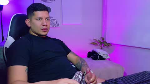Snapshot of _robertobaggio chatting on 07.28.26 Roberto online show from 07.28.26