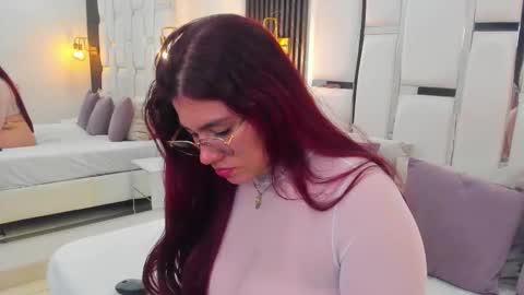 Roxy Velvet  online show from 01.06.26