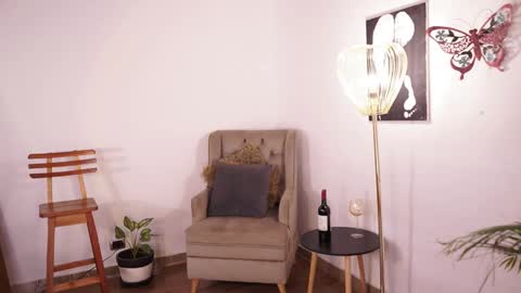 Snapshot of _samycute chatting on 03.04.25 Samy. online show from 03.04.25