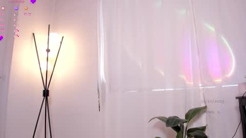 Snapshot of _sandy_s_ chatting on 10.19.25 Sandyy online show from 10.19.25