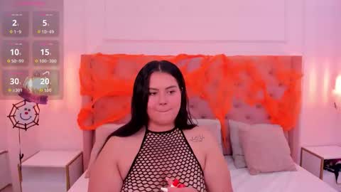 Snapshot of _sara_bloom_ chatting on 10.16.25 Sara online show from 10.16.25