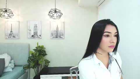 Sassy Girl online show from 10.13.25