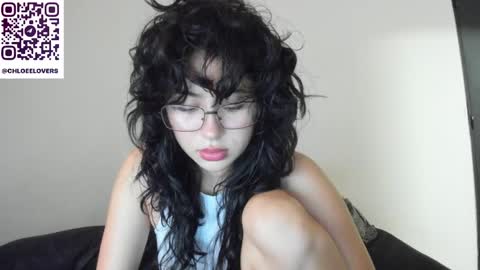 Snapshot of _scarletgirl_ chatting on 05.04.26 Chloee online show from 05.04.26