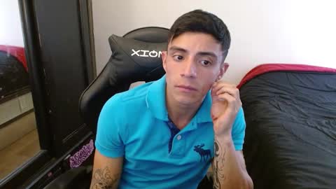 Snapshot of _schnnneider_ chatting on 10.11.25 SCHNEIDER online show from 10.11.25