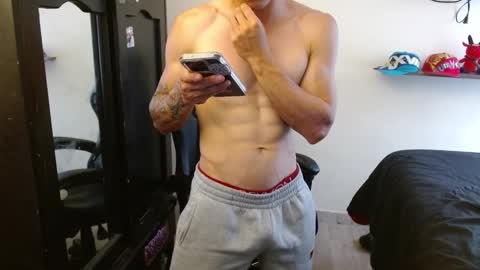 Snapshot of _schnnneider_ chatting on 11.10.25 SCHNEIDER online show from 11.10.25