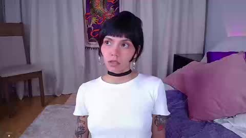 Snapshot of _sensualkitten_ chatting on 03.17.26 Laura online show from 03.17.26