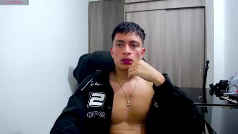 Juan Pablo-independent model online show from 01.28.25