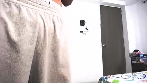 Juan Pablo-independent model online show from 04.20.26