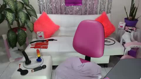 Snapshot of _sexypamela chatting on 12.20.24 sexy pamela online show from 12.20.24