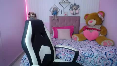 Snapshot of _sexyredhead_ chatting on 09.25.25 KATA online show from 09.25.25