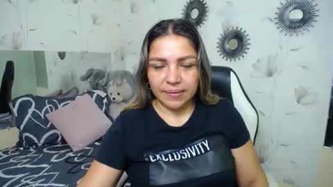 Snapshot of _sexyredhead_ chatting on 10.08.25 KATA online show from 10.08.25