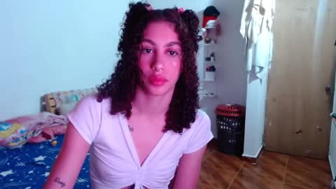 Snapshot of _shanellxxx chatting on 04.29.26 _shanellxxx online show from 04.29.26