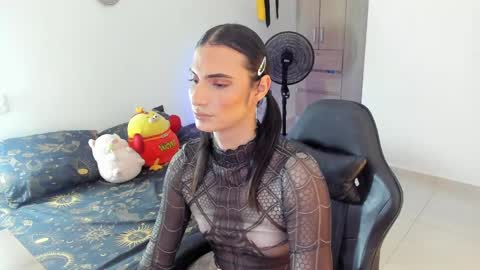 Snapshot of _shantallskinny_ chatting on 05.17.26 Shantall online show from 05.17.26