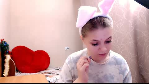Snapshot of _shy_bunny__ chatting on 01.16.25 Mari online show from 01.16.25