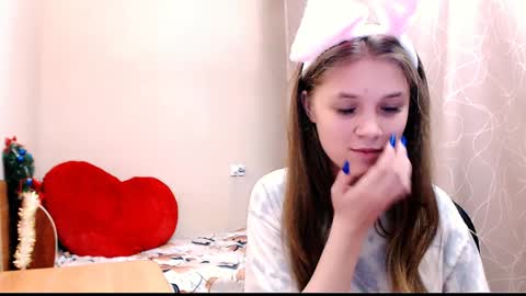 Snapshot of _shy_bunny__ chatting on 01.16.25 Mari online show from 01.16.25