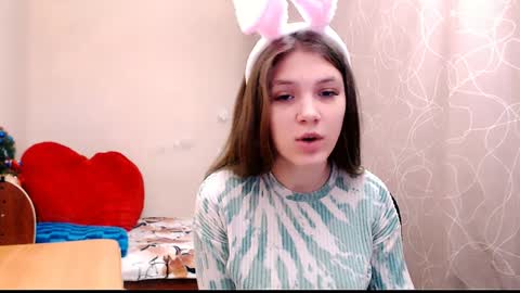 Snapshot of _shy_bunny__ chatting on 01.21.25 Mari online show from 01.21.25