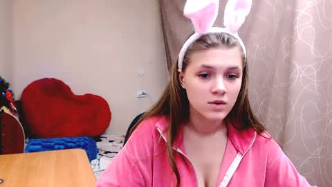 Snapshot of _shy_bunny__ chatting on 01.28.25 Mari online show from 01.28.25