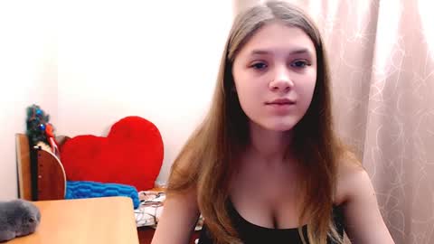 Snapshot of _shy_bunny__ chatting on 02.01.25 Mari online show from 02.01.25