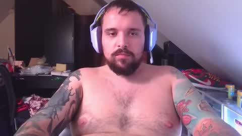 _smiley_bear27 online show from 10.18.25