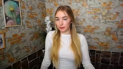 Snapshot of _snow_queen__ chatting on 01.06.25 Rachel online show from 01.06.25