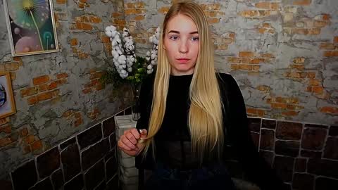Snapshot of _snow_queen__ chatting on 01.07.25 Rachel online show from 01.07.25