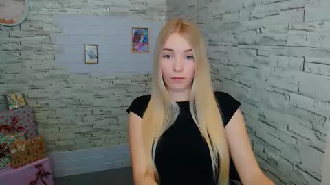Snapshot of _snow_queen__ chatting on 01.12.25 Rachel online show from 01.12.25