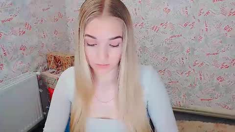 Snapshot of _snow_queen__ chatting on 02.05.25 Rachel online show from 02.05.25