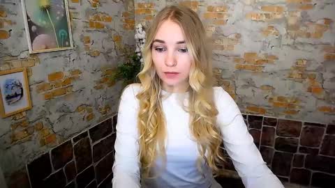 Snapshot of _snow_queen__ chatting on 02.18.25 Rachel online show from 02.18.25