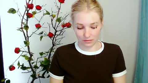 Snapshot of _snow_queen__ chatting on 04.29.26 Rachel online show from 04.29.26