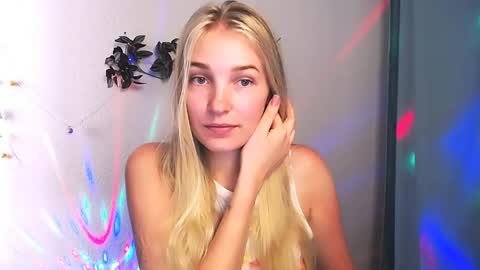 Snapshot of _snow_queen__ chatting on 05.15.26 Rachel online show from 05.15.26
