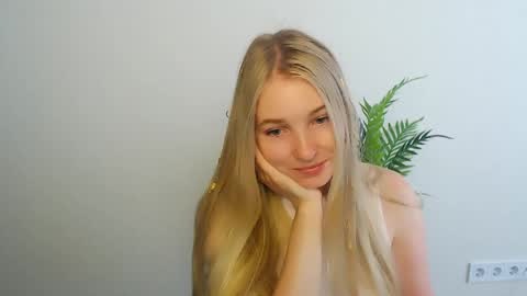 Snapshot of _snow_queen__ chatting on 06.03.26 Rachel online show from 06.03.26