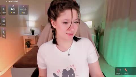 Snapshot of _sofi_spark chatting on 11.22.25 Sofi Follow me online show from 11.22.25