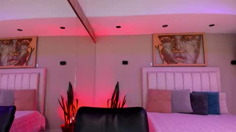    640  200   online show from 12.21.25