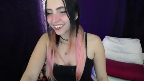 Snapshot of _sofiapink chatting on 05.19.26 Sofia online show from 05.19.26