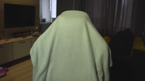 OLIVERpvt is open online show from 10.17.25