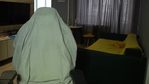 OLIVERpvt is open online show from 02.27.26