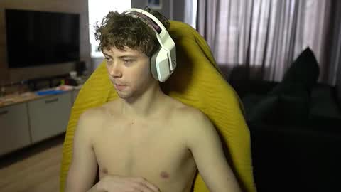 OLIVERpvt is open online show from 03.08.26