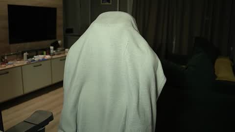 OLIVERpvt is open online show from 03.30.26