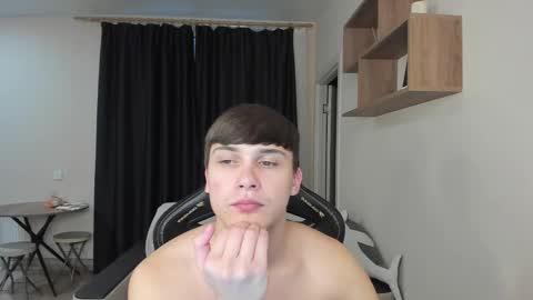 Snapshot of _stager_ chatting on 11.11.25 MARKPVT IS OPEN online show from 11.11.25