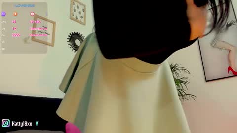 Snapshot of _sweet_kitty1 chatting on 10.31.25 online show from 10.31.25