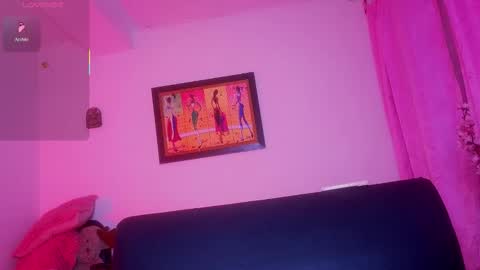   0900 p.m a 0500 a.m Colombia time UTC -5  online show from 03.29.26