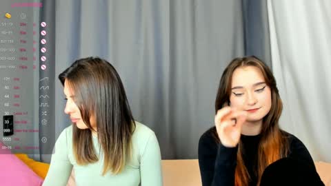 Snapshot of _teona_ann_for_you_ chatting on 12.22.24 Teona and Annred hair online show from 12.22.24