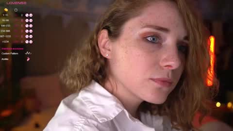 Snapshot of _the_sun_ chatting on 10.02.25 Evi online show from 10.02.25